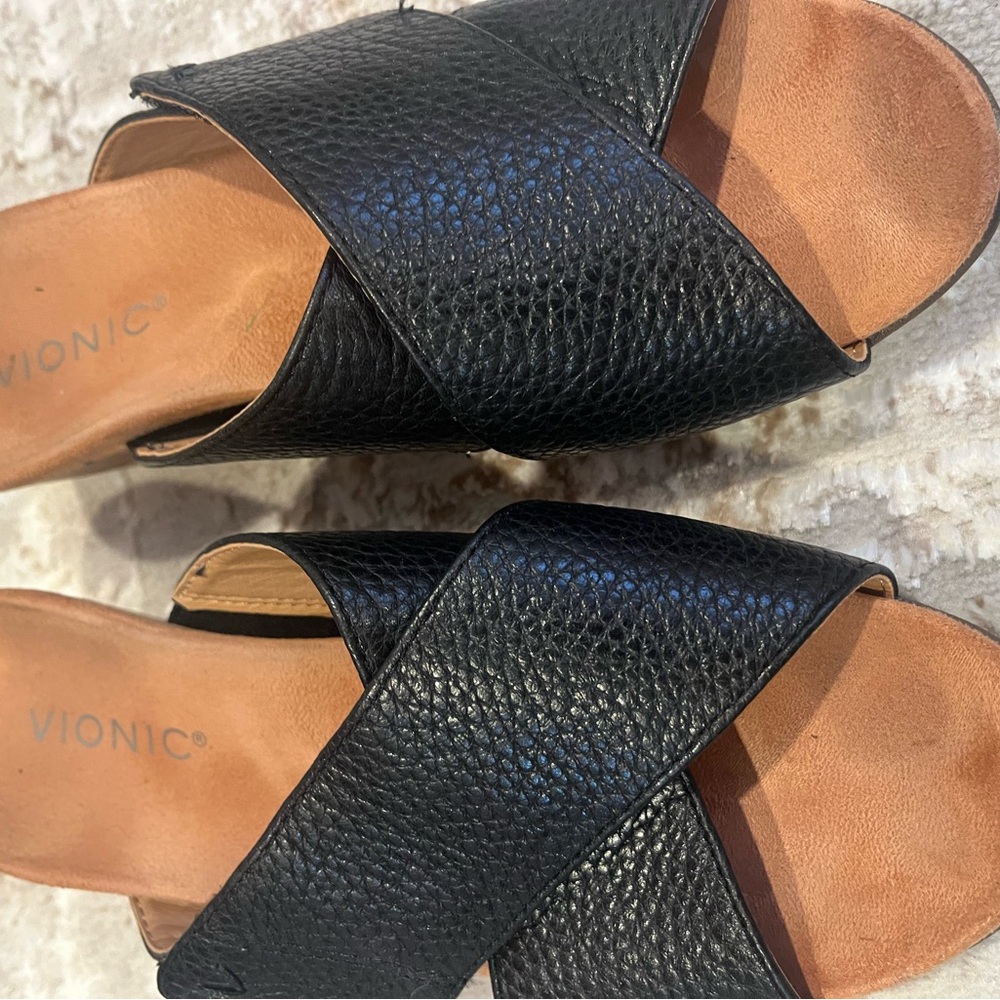 Vionic Black Crisscross Leticia Leather Slide Sandals